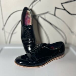 Ted Baker Black Patent Leather Oxford Shoes w/ Rose Gold Details Women’s Size 8